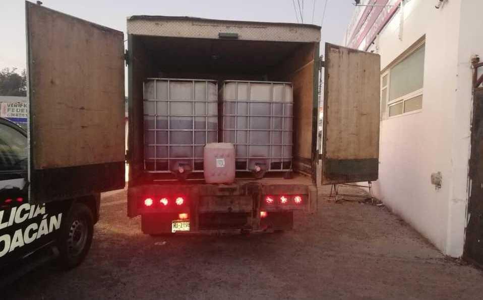 Detienen a hombre con 800 litros de hidrocarburos ilegal en camión de carga