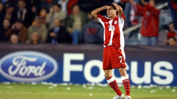 Nery Castillo revela que lo obligaron a dejar al Olympiacos