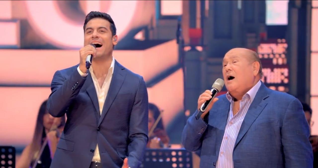 Canta Leo Dan junto a Carlos Rivera 'Esa Pared'