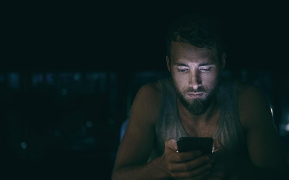 Recomiendan tener “sexo virtual” para evitar contagios por COVID-19