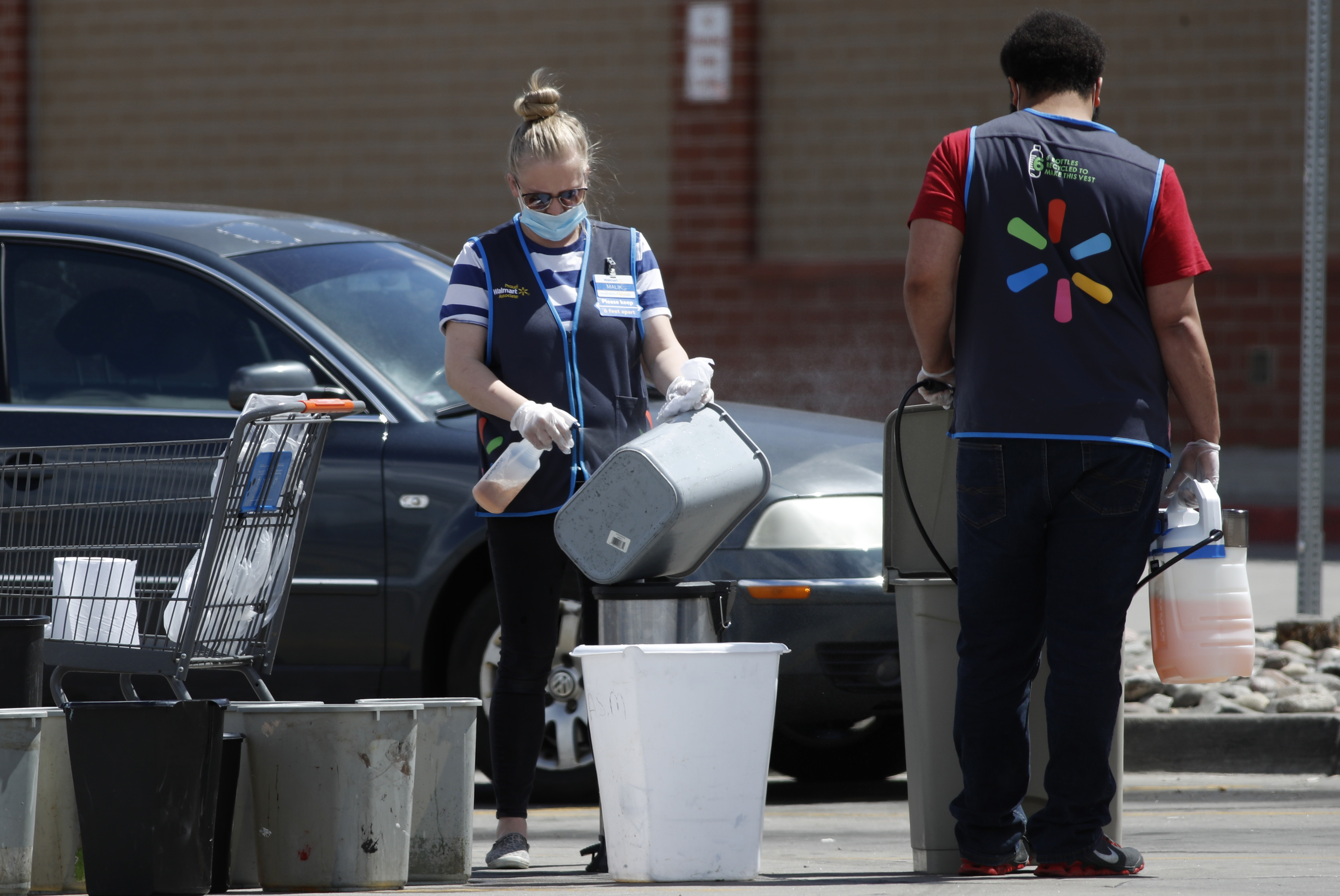 Cierran supermercado en Colorado tras 3 muertes por brote de coronavirus