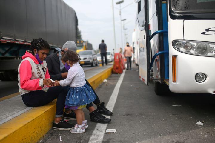 Más de 20 personas deportadas desde EU a Colombia dieron positivo a Covid-19