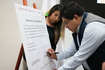 Alcalrdía Xochimilco entrega vales ajolotes en apoyo por la pandemia