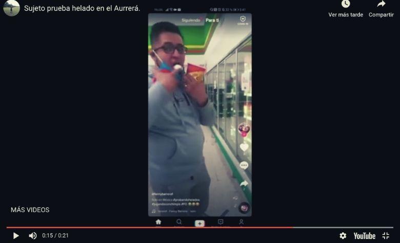 Prueba helado con el dedo y lo devuelve al refrigerador en tienda de autoservicio [VIDEO]