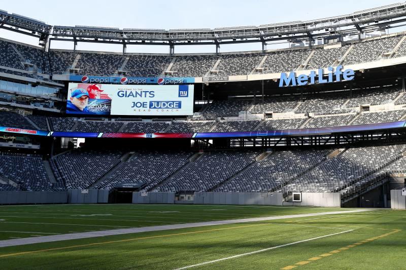 Equipos de la NFL perderían 100 millones de dólares si se juega sin aficionados