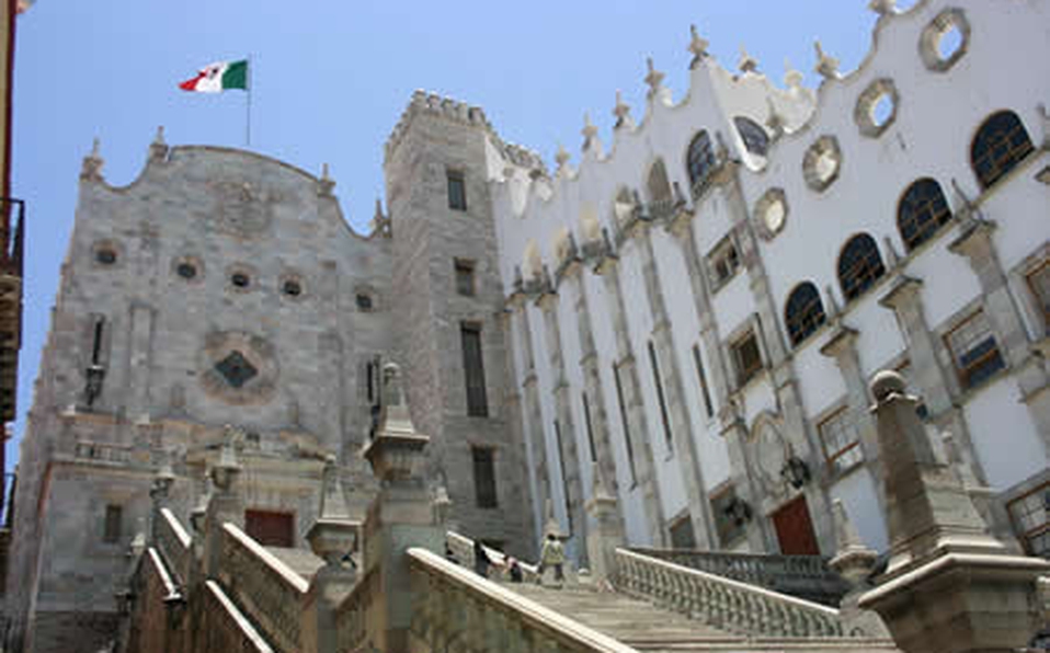 Reajustan calendario escolar para retomar clases presenciales en Universidad de Guanajuato