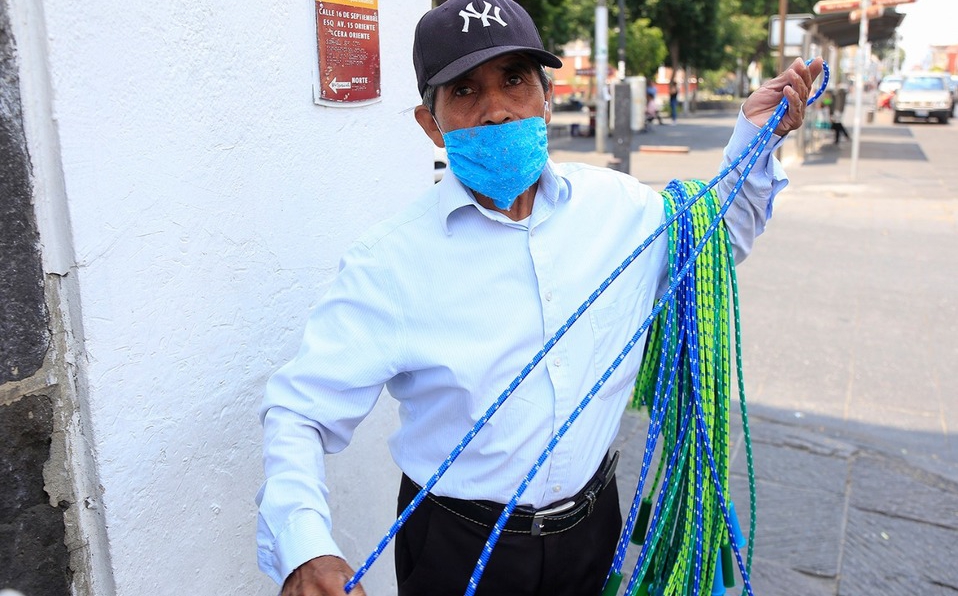 Telediario Media Artesano de Chalchihuapan continúa vendiendo en Puebla para sobrevivir a la pandemia Telediario Media Artesano de Chalchihuapan continúa vendiendo en Puebla para sobrevivir a la pandemia