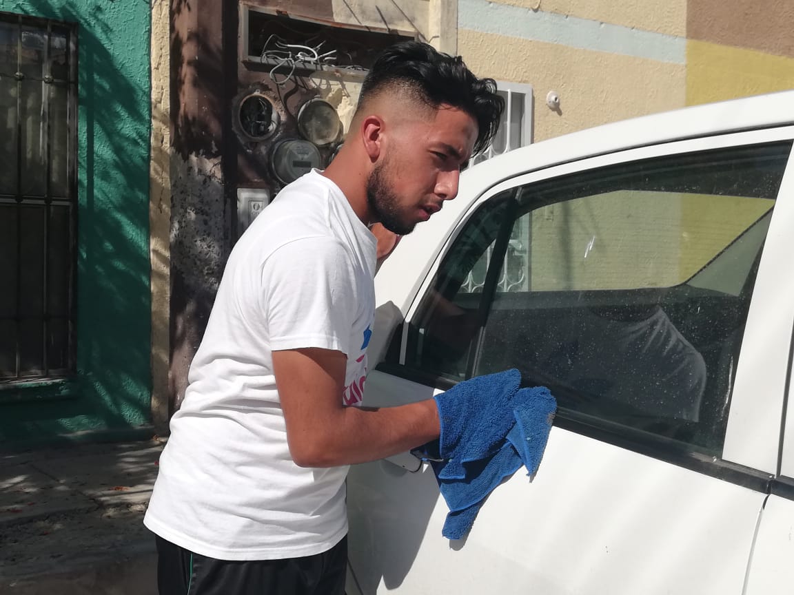 Joven lagunero sueña con conocer a Ángel Carrillo; es su máxima inspiración