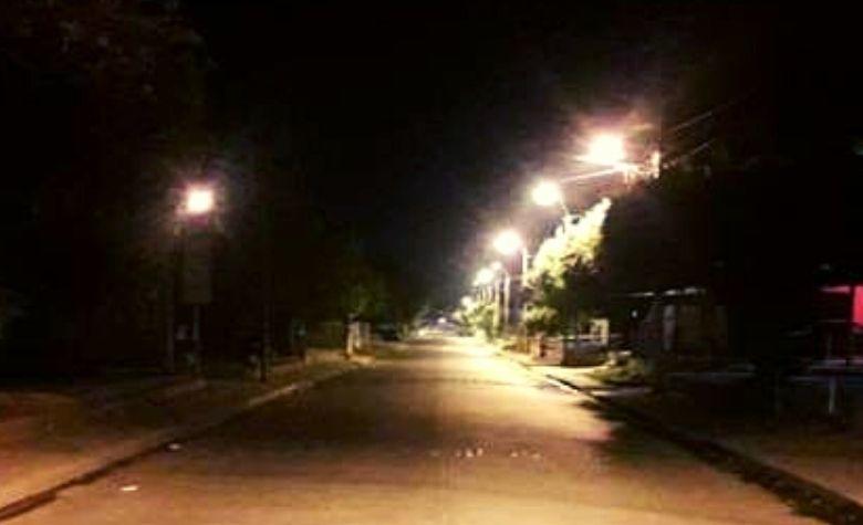Policía mata a 15 personas durante toque de queda nocturno por COVID-19