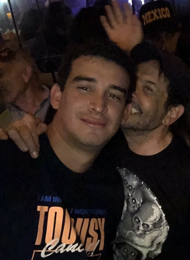 Foto íntima de Pepillo Origel  junto a otro hombre más joven se hace viral