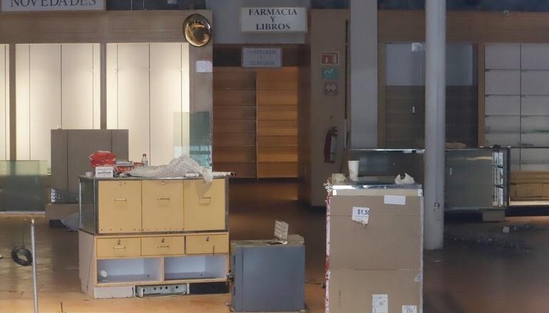 ¿Se va Sanborns? Retiran mercancía y mobiliario en Plaza San Francisco 