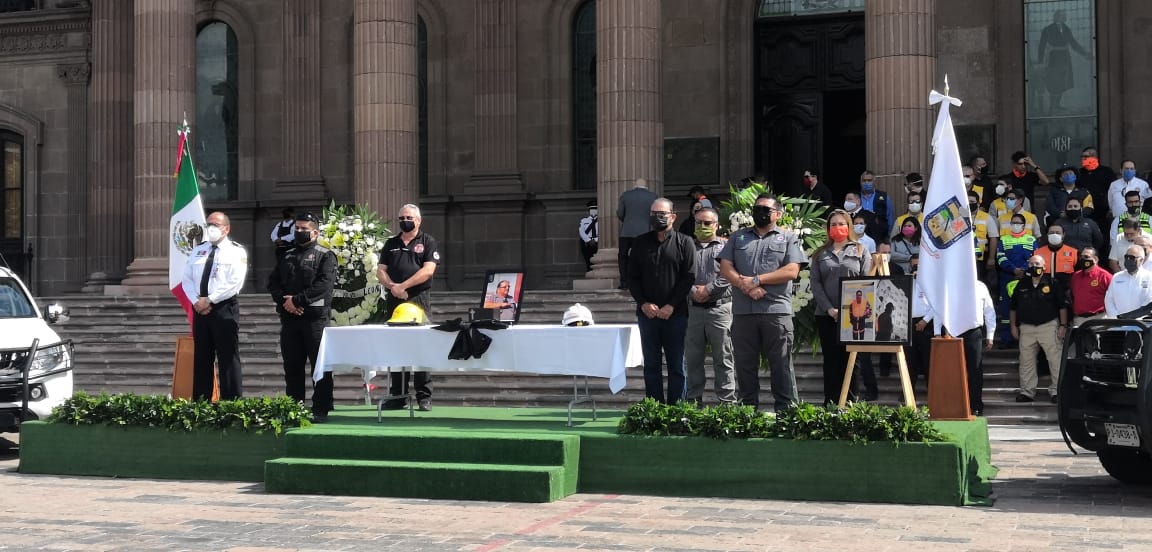 Rinde Protección Civil&nbsp;homenaje al comandante Martín Castillo