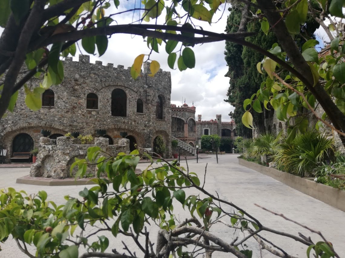 Castillo de Santa Cecilia, un hotel estilo medieval y recinto de celebridades