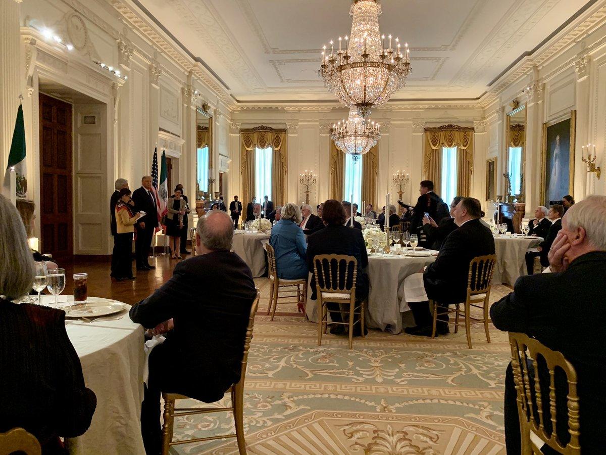 Telediario Media Empresarios brindan con AMLO y reiteran su compromiso de inversión con México Telediario Media Empresarios brindan con AMLO y reiteran su compromiso de inversión con México