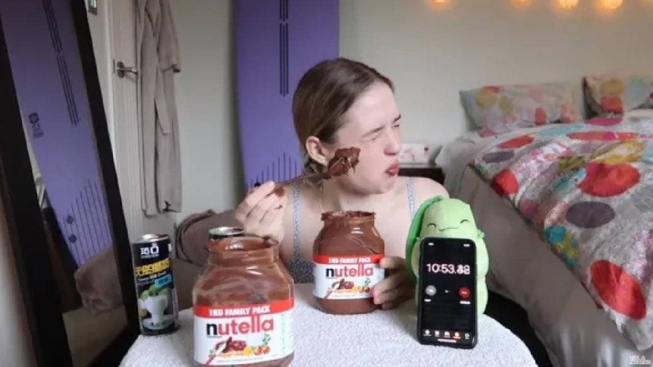 Nuevo reto viral: Comer dos botes grandes de Nutella en el menor tiempo posible