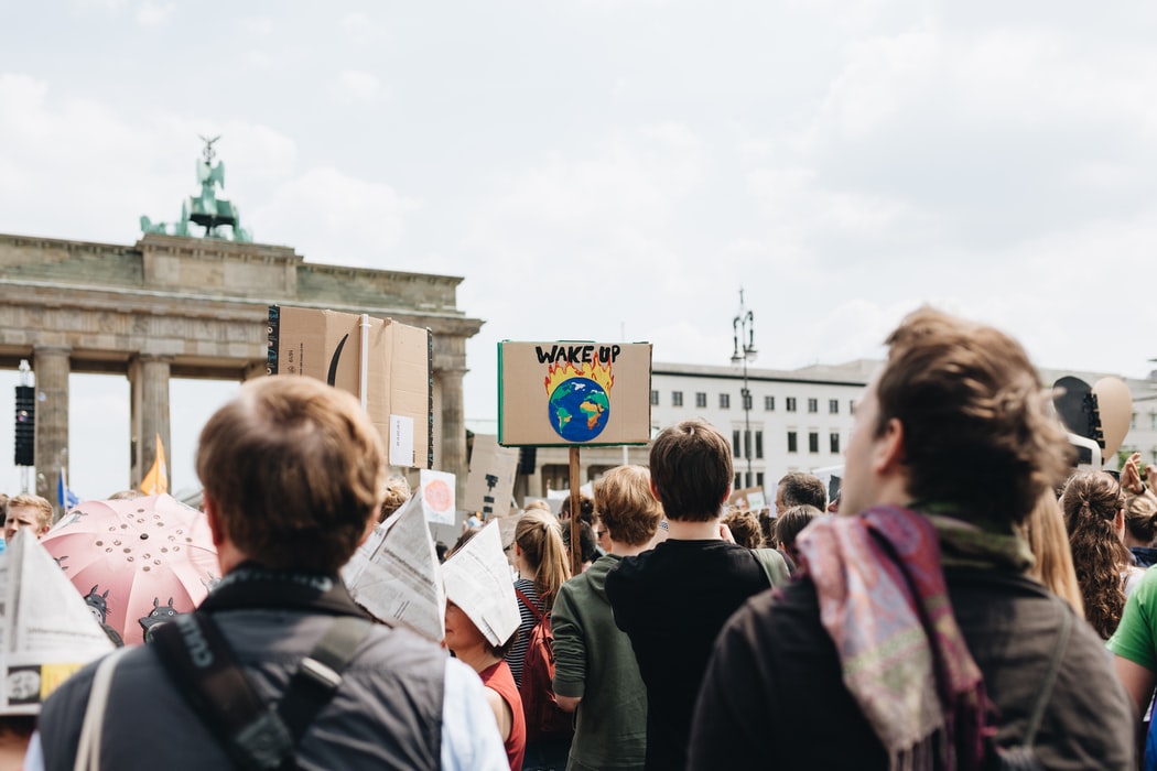 Protestan en Alemania contra restricciones por COVID-19