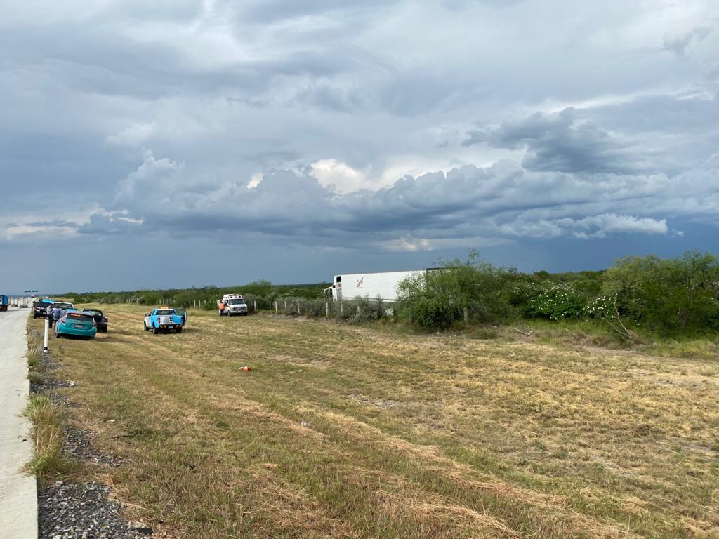Accidente de tráiler deja al menos un muerto en autopista a Laredo ...