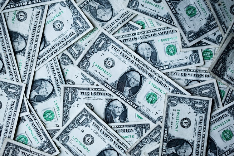 Billonarios aumentan su riqueza durante pandemia por COVID-19