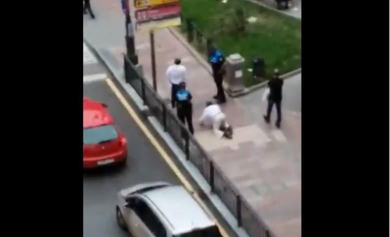 VIDEO: Fingen ser perros para evitar multa por no usar cubrebocas