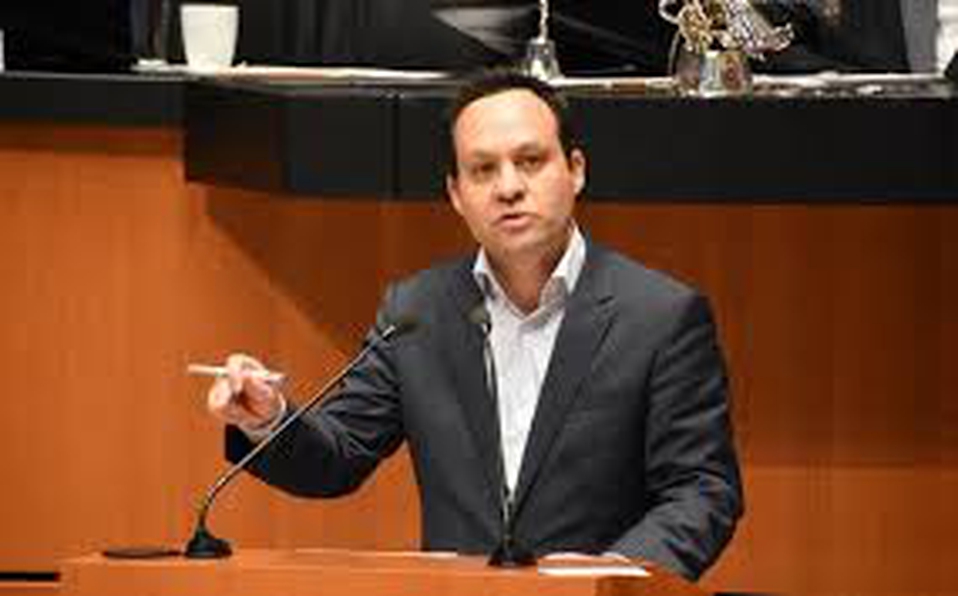 Deja Clemente Castañeda el Senado