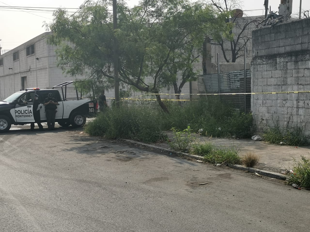 Hallan restos óseos a metros de las instalaciones de la Policía de Monterrey