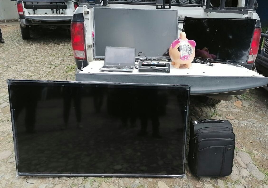 Detienen en León a tres por presunto robo a viviendas