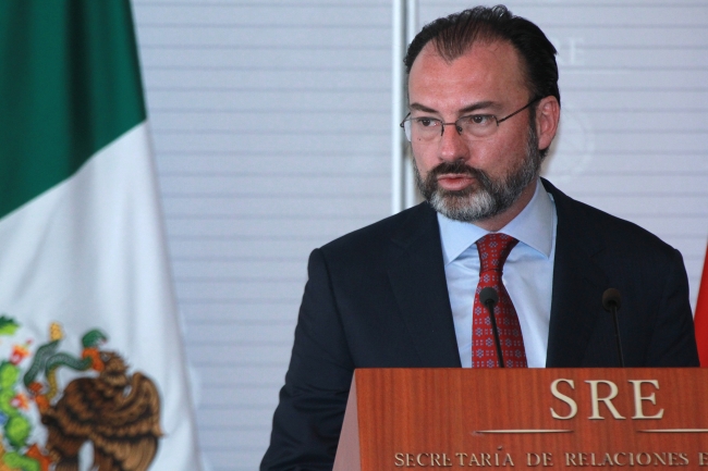 Diputado propone cambiar el nombre al país y eliminar Estados Unidos Mexicanos