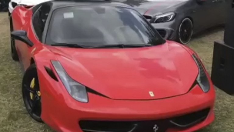 Estos son los lujosos autos en los que se pasea Emma Coronel