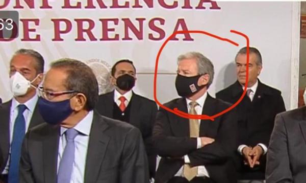 Sorprende cubrebocas de Tigres en la mañanera de López Obrador