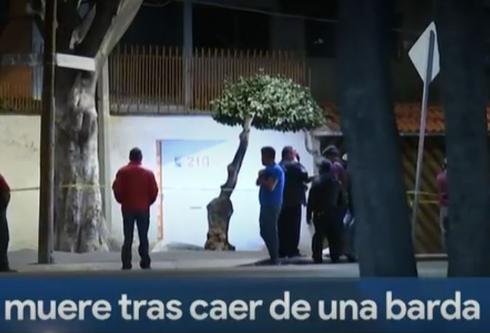 Muere hombre tras caer de una barda al intentar entrar a su casa (VIDEO)