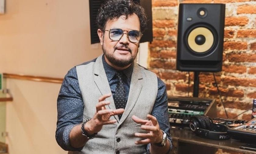 Es una plataforma muy efímera: Ahora Aleks Syntek arremete contra TikTok