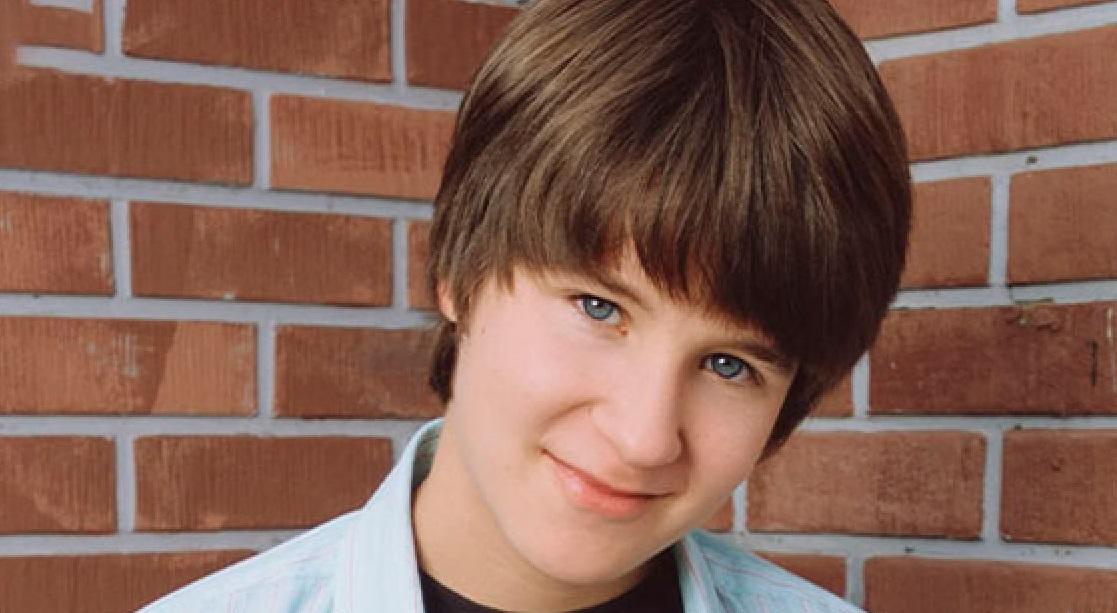 Telediario Media Así luce hoy Ned Bigby, el protagonista de 'Manual de Supervivencia Escolar de Ned'