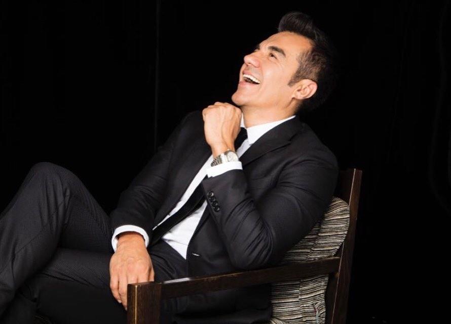 Sorprende con cambio físico Adrián Uribe | Telediario México