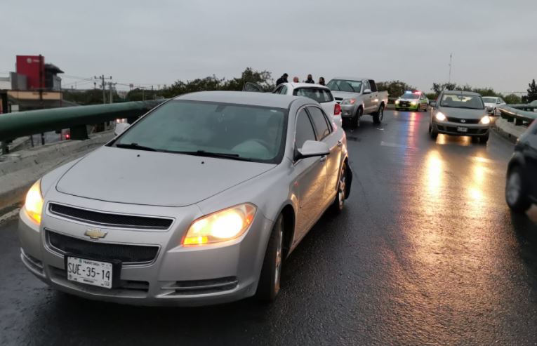 Conductora provoca choque múltiple en la avenida Miguel Alemán 