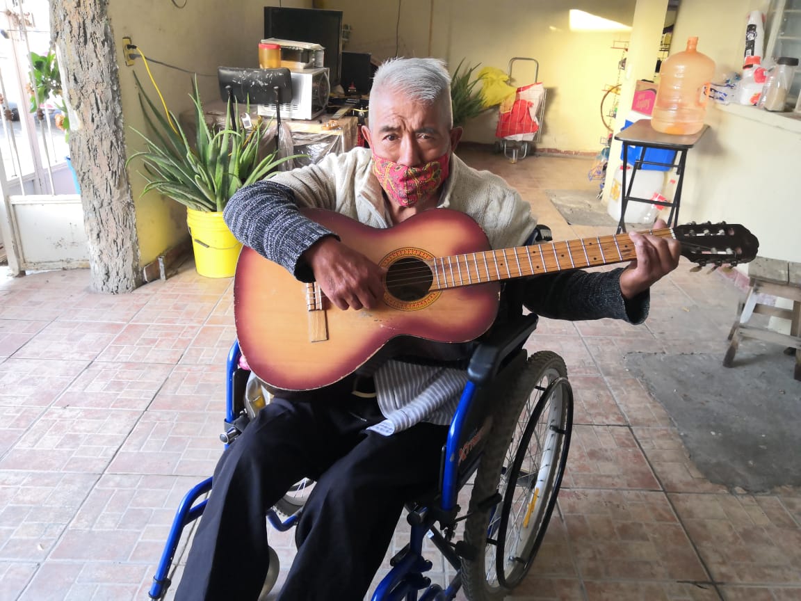 Hombre de 68 años pide apoyo para recuperar su triciclo robado