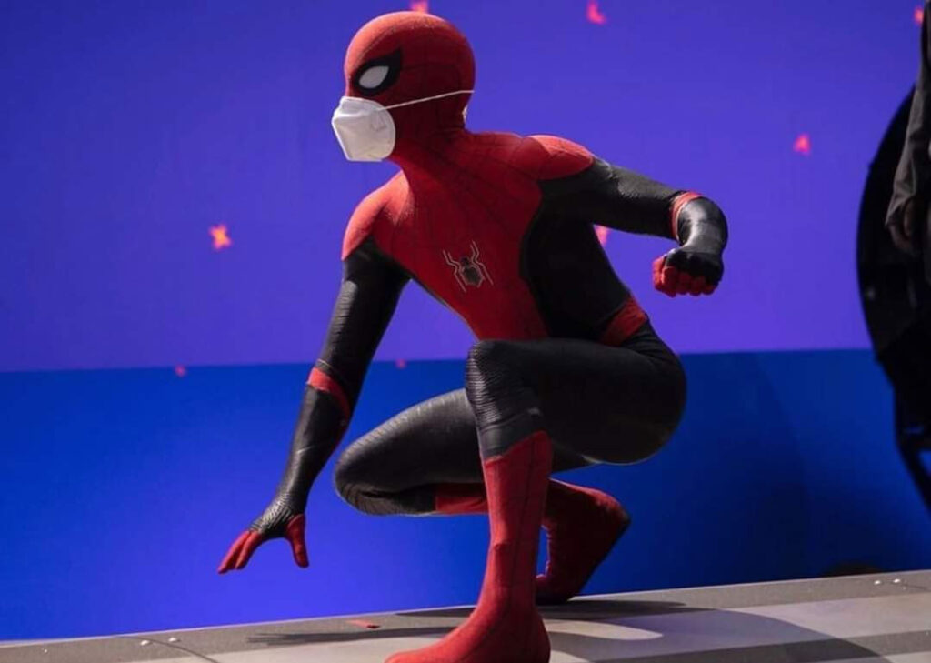 Tom Holland muestra imágen de Spider-Man 3
