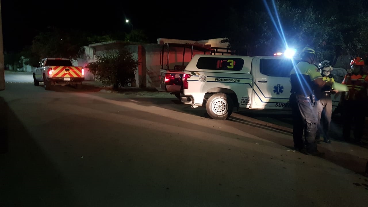 Asesinan a balazos a un hombre en la casa de su vecino en García