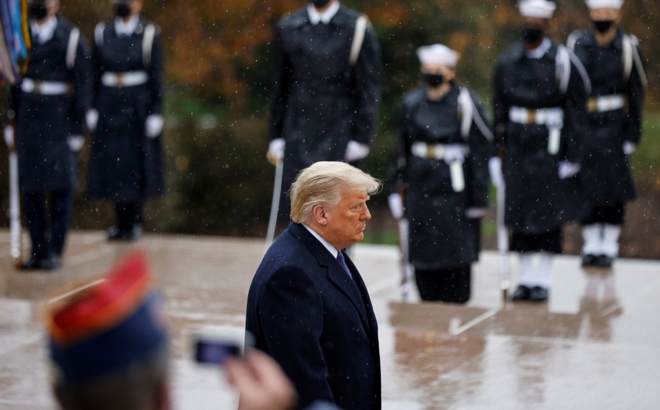 Trump aparece por primera vez en público tras virtual triunfo de Biden en elecciones