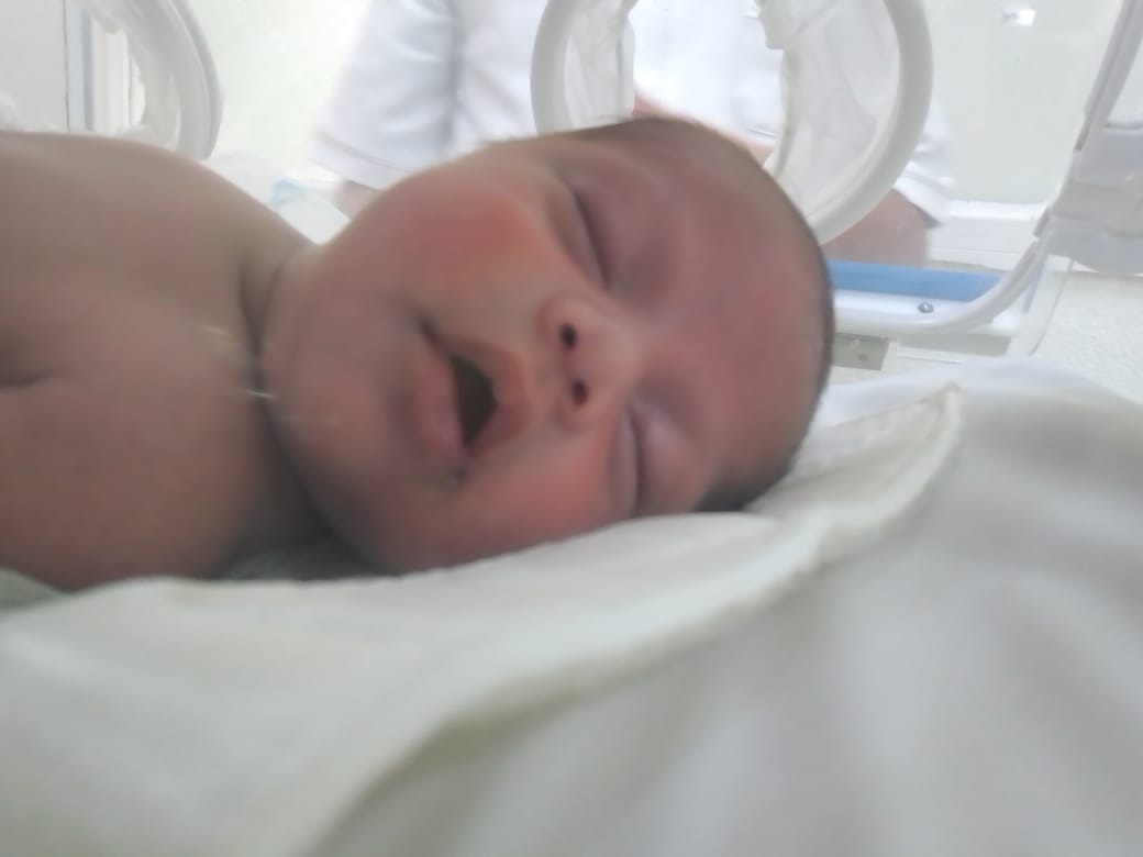 Madre solicita donadores de sangre y plaquetas para su bebé
