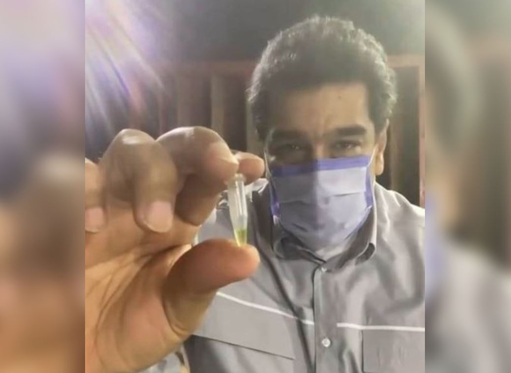 Maduro presenta la molécula DR-10 que "elimina al 100% el coronavirus"