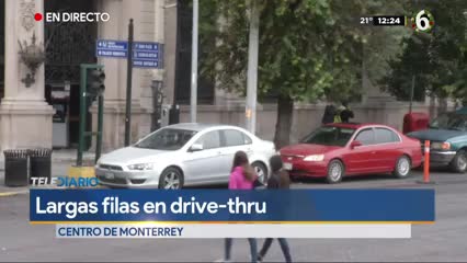 Abarrotan drive thru en el Centro de Monterrey 