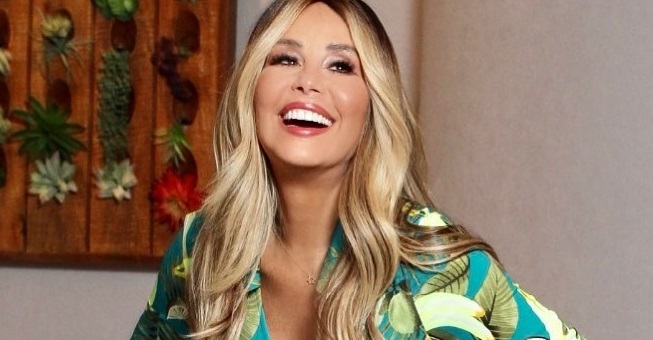 Hackean cuenta de Facebook de Myrka Dellanos y suben 'videos inapropiados'
