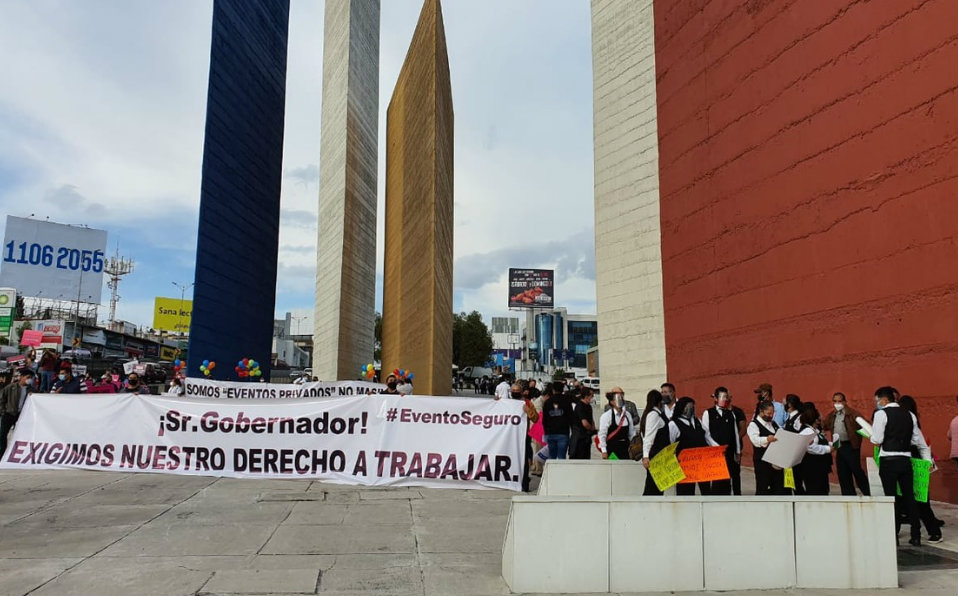 En las Torres de Satélite arman fiesta para protestar ante cierre de negocios