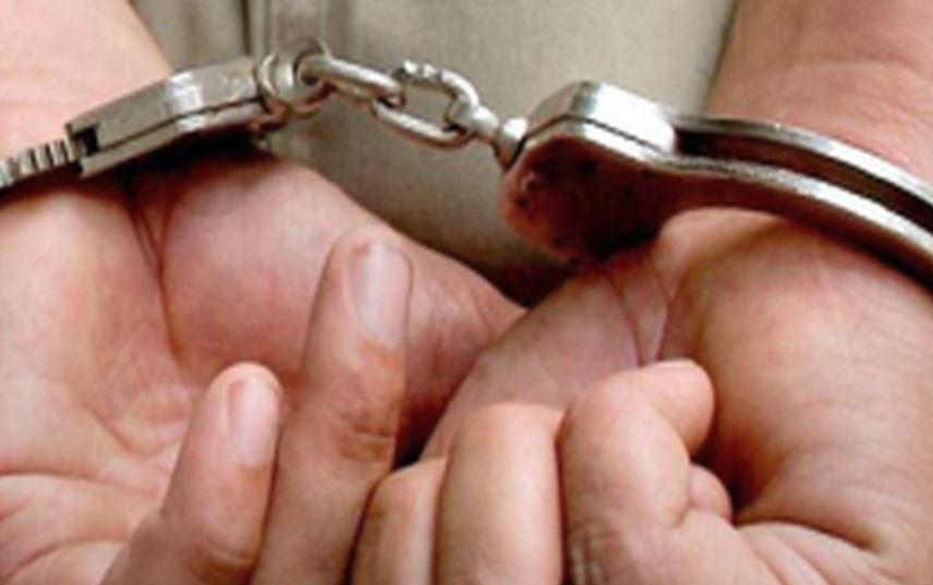 Detienen a un hombre por presuntamente intentar asfixiar a su pareja en ...