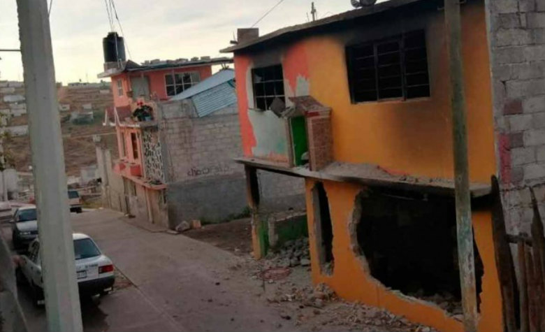 Vecinos incendian la casa donde vivían unos supuestos ladrones en Loma Bonita