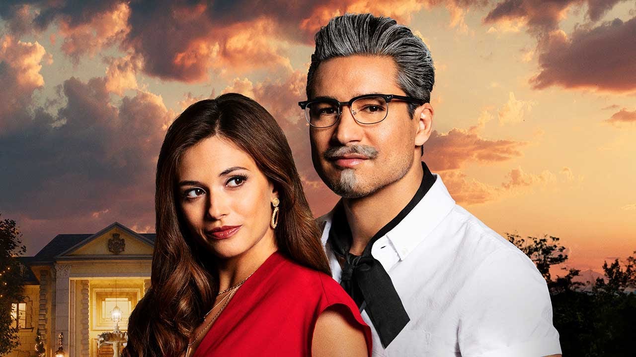 Se convierte Mario Lopez en el Coronel Sanders... sí, el del pollo