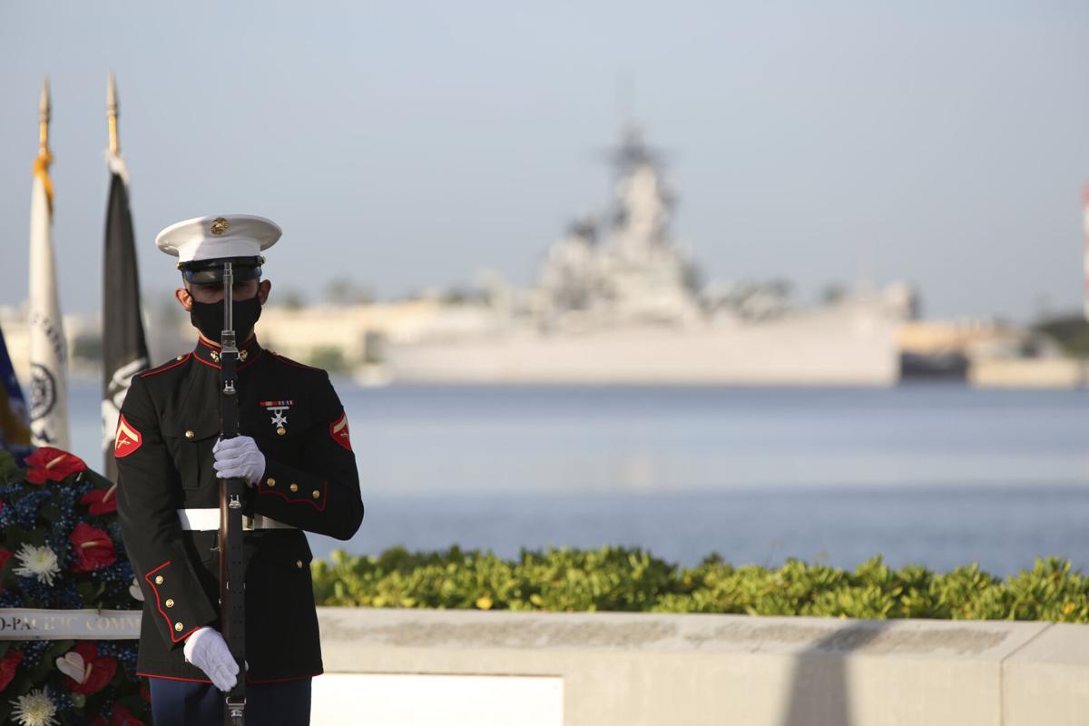 Honran a víctimas en Pearl Harbor en acto reducido por Covid-19