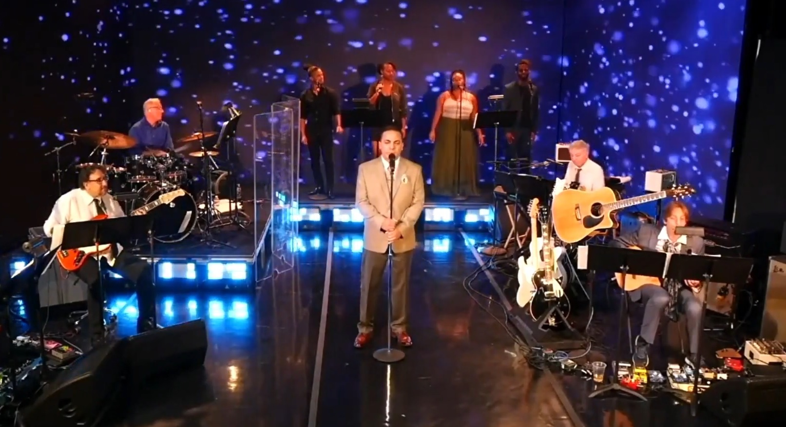 Cristian Castro, Kabah y Enrique Guzmán: Una noche de conciertos