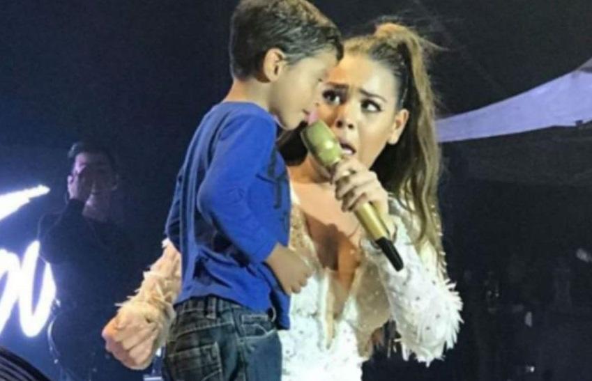 Lo más visto 2020: Danna Paola detiene concierto para ayudar a niño extraviado