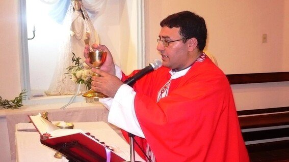 Sacerdote se pronuncia contra la legalización del aborto en Argentina; "No se quejen después de los feminicidios" 